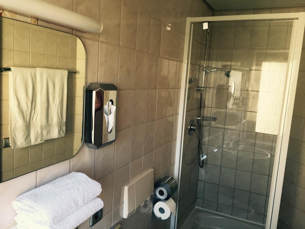 Motels21 Sersheim Экстерьер фото